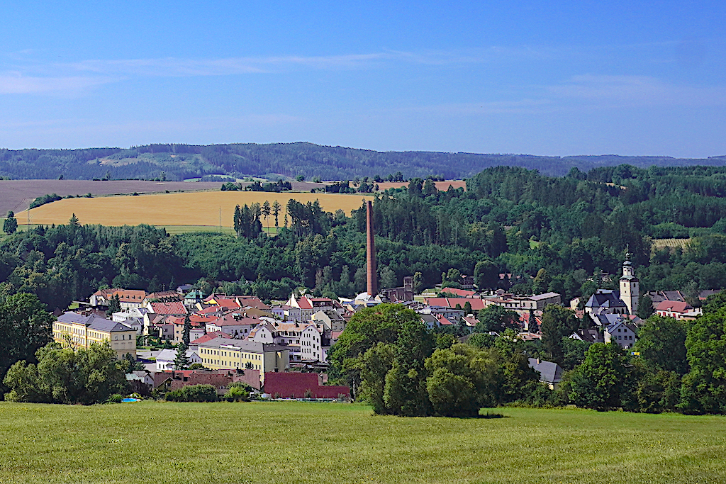 Hostinné